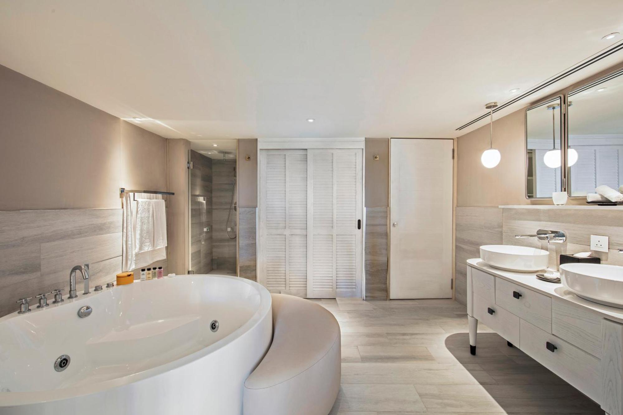 Deluxe Suite Sea View